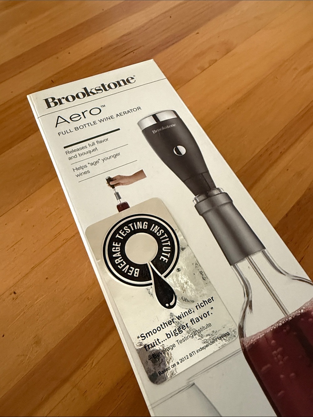 NWT Brookstone Aero Full Bottle Wine Aerator, use for bottle or by the glass